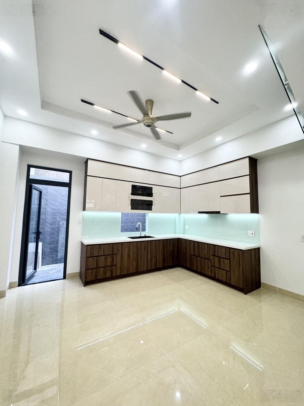 Siêu phẩm nhà mới 4 tầng ngang 5m - ngay đầu đỗ xuân hợp - vào ở ngay