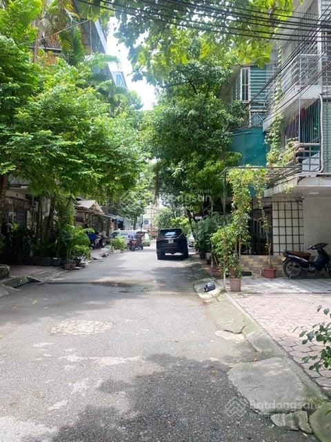 Bán tập thể tầng 1 nghĩa Tân sử dụng 80m2 , hai mặt tiền mỗi mặt 8m kd tốt giá 5,5 tỷ