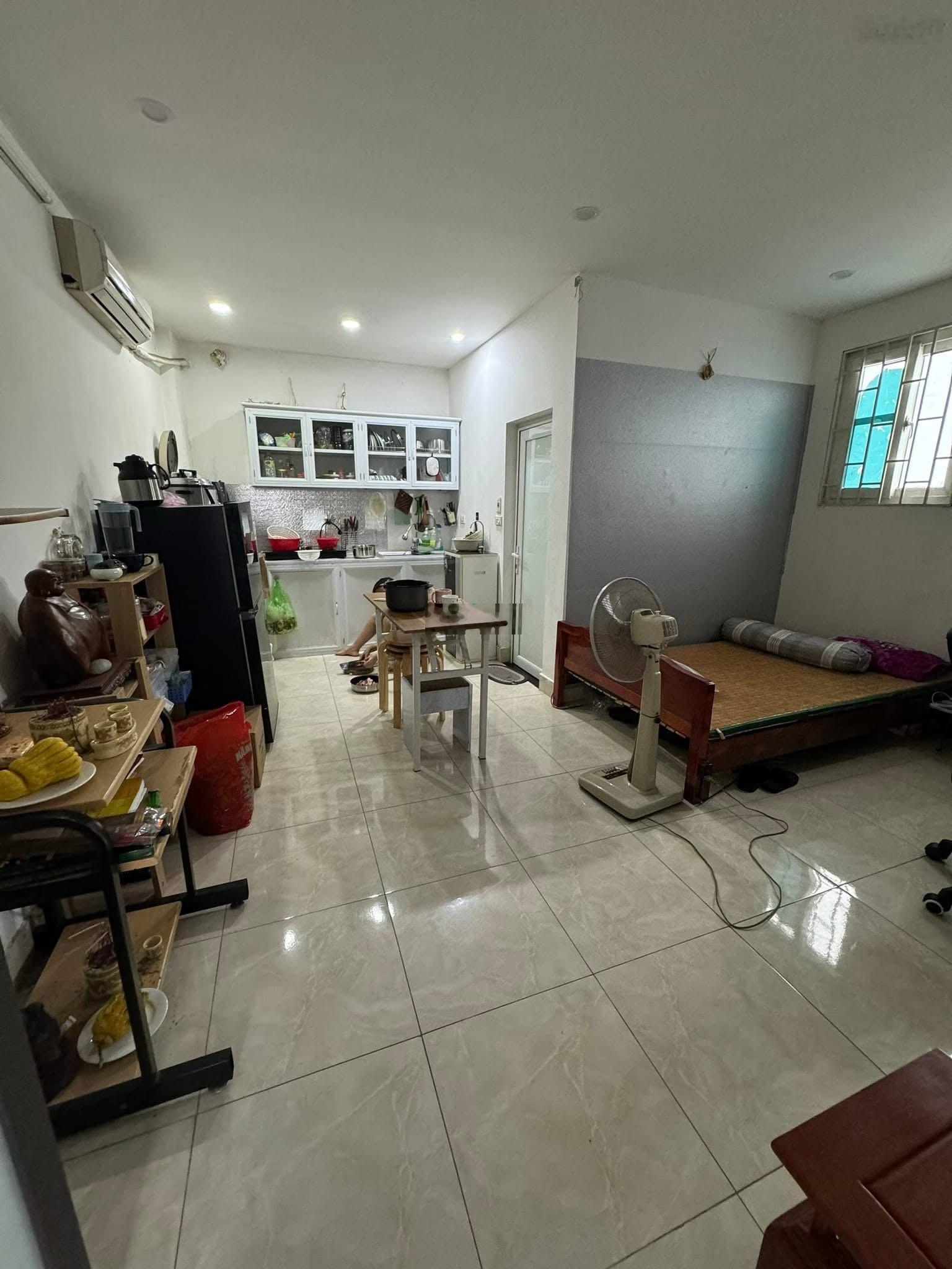 Nhanh mới kịp 14.5 tỷ có ngay tòa nhà dòng tiền khủng 15 phòng khép kín. Phố Phạm Ngọc Thạch 93m2