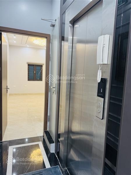 Siêu phẩm hoàng mai 5 tầng tòa nhà thang máy 42m2-12,7 tỷ lô góc 3 thoáng dòng tiền 40tr/tháng