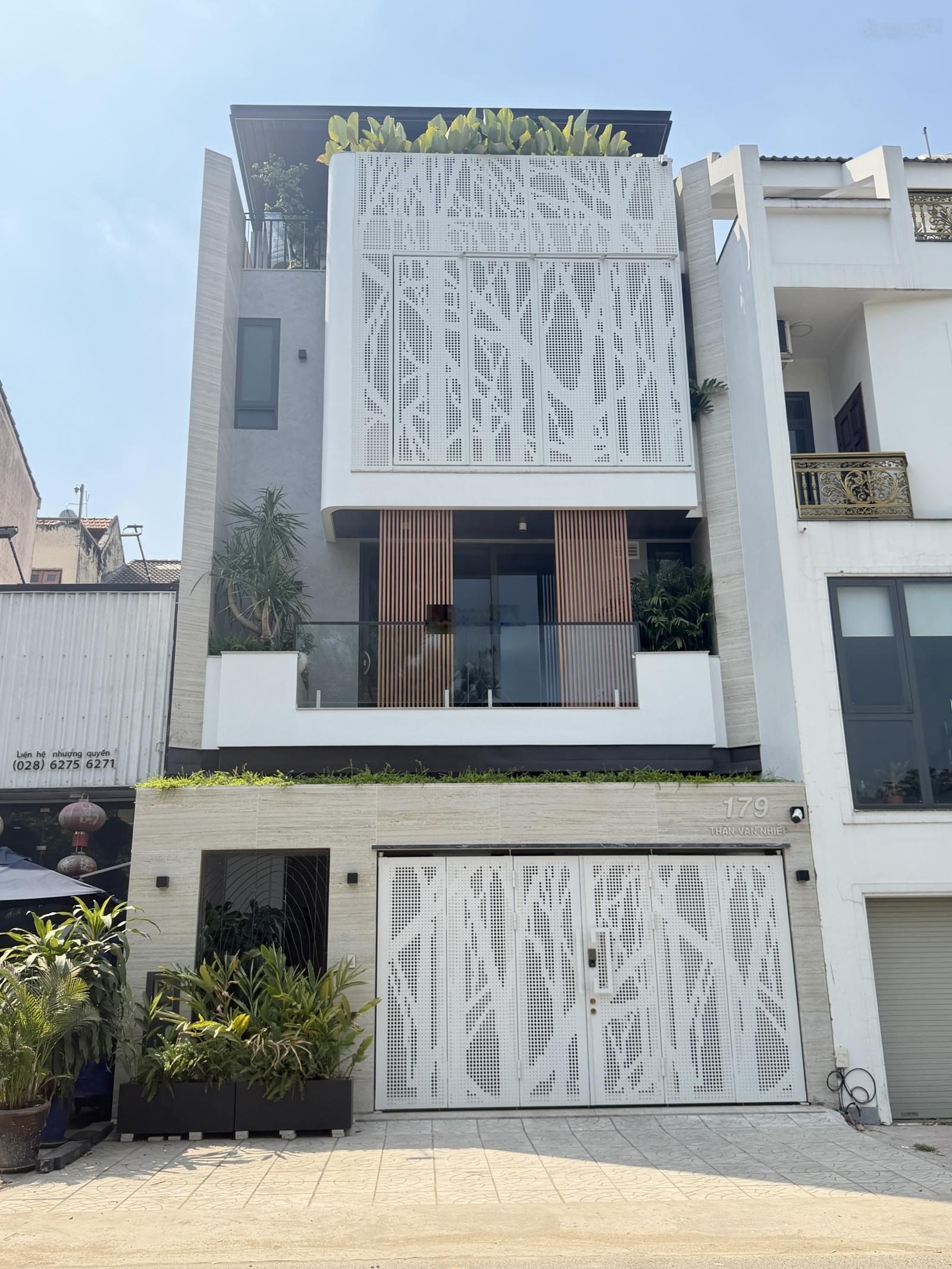 Bán Nhà Phố 5x20(100m2) Hầm 4 Tầng đường Nguyễn Quý Đức - 25 Tỷ