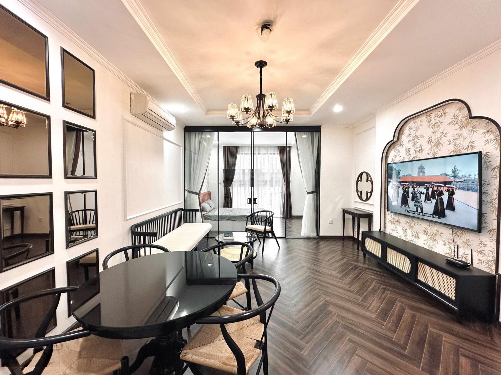 Chính chủ cho chuyển công tác nên cần bán căn 1 ngủ giá 5 tỷ 550 Tòa Time Citys