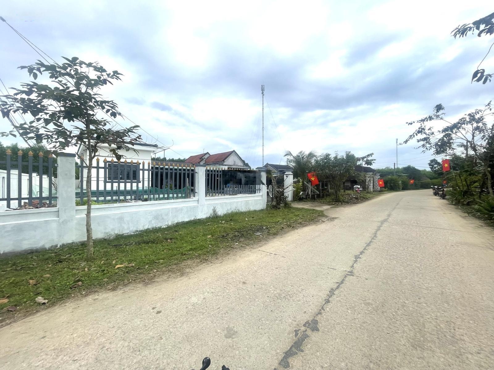 Chủ cần Tiền Cần Bán Lô Góc Gần 800m2 2 mặt tiền đường bê tông 5,5m xã Quế Sơn Trung TP. Đà Nẵng