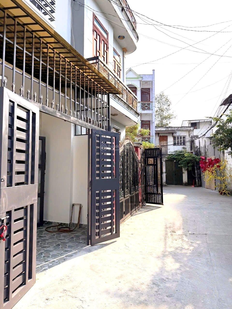 Nhà 4 tầng btct mới xinh vào ở ngay, 60m2, 4pn, hẻm xe hơi, gần trường đại học giao thông vận tải