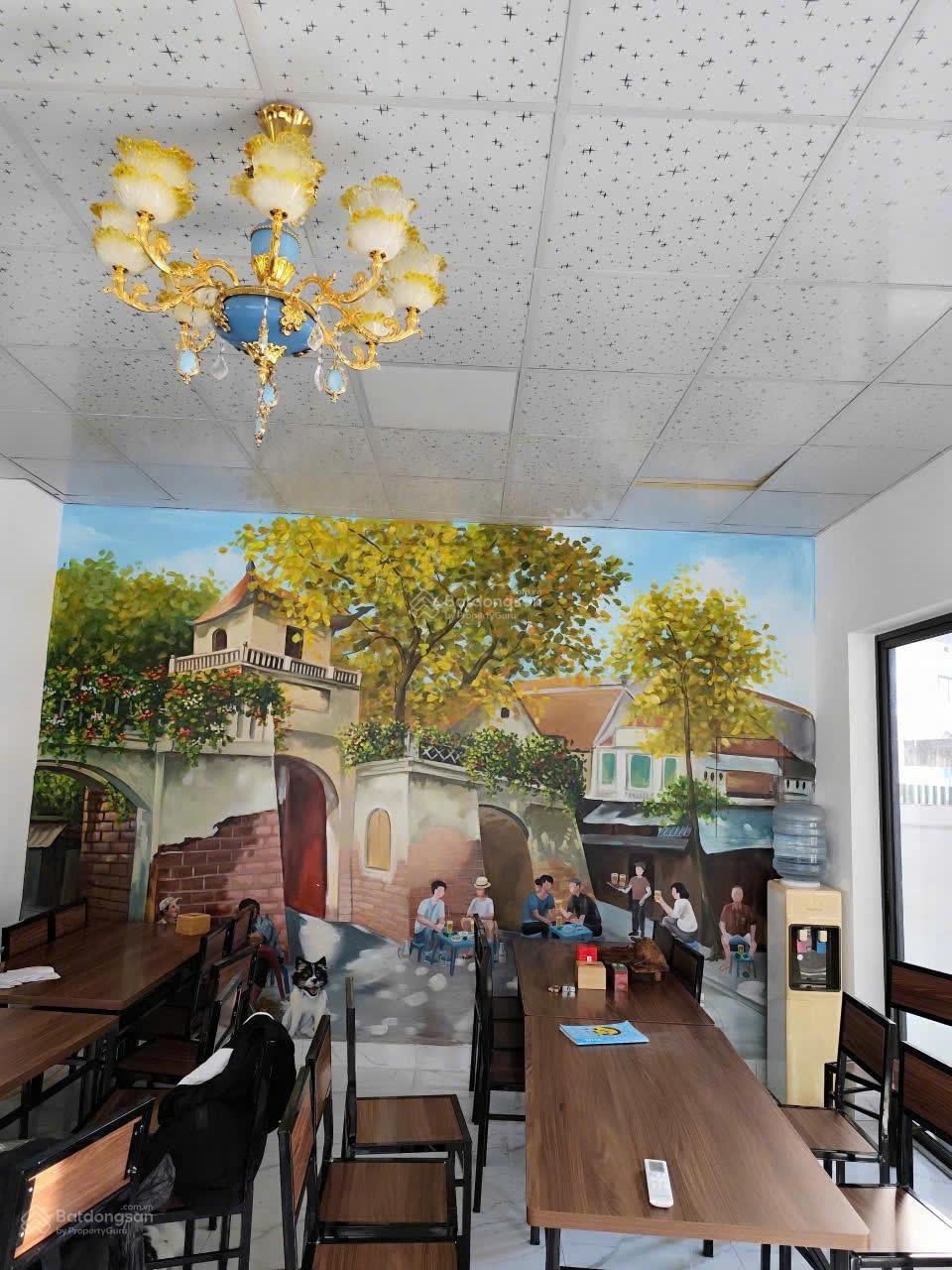 Siêu phẩm mặt phố Hoàng Trọng Mậu