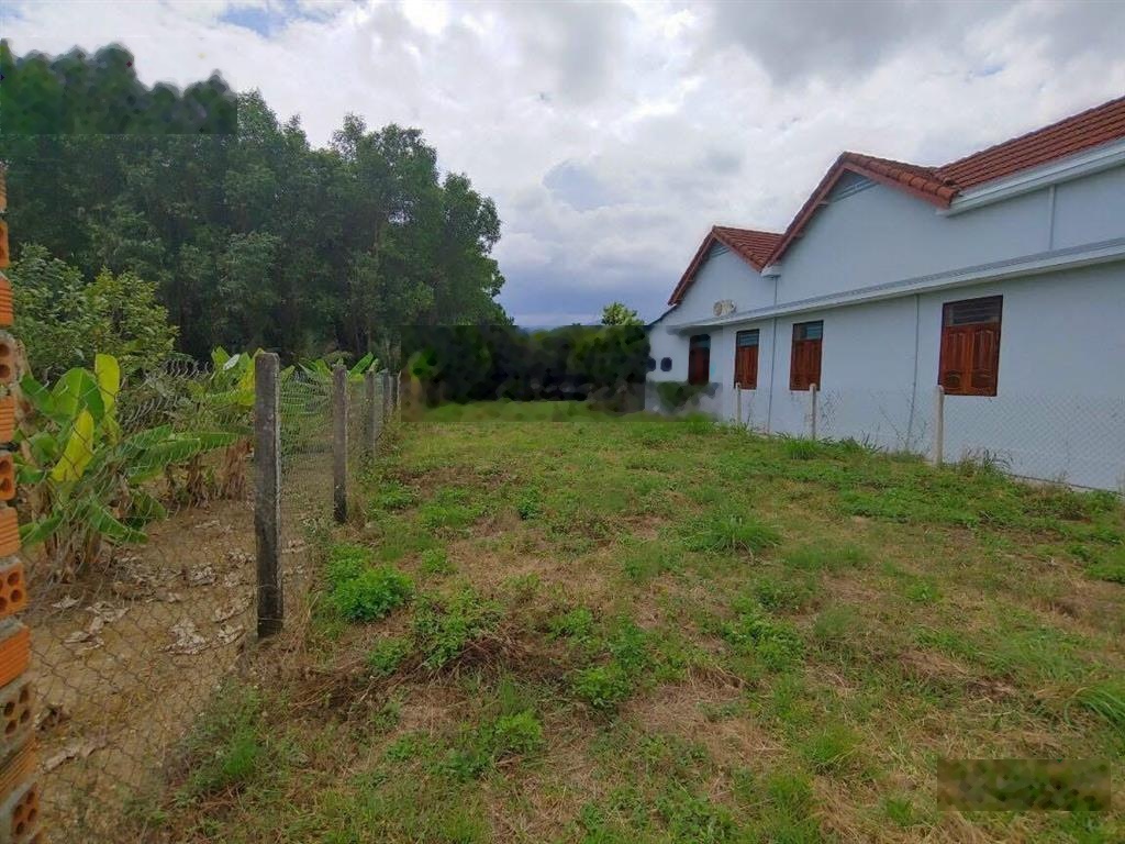 Bán đất thôn Xuân Thọ Xuân Sơn | 108,6m² đất ở, ngang 4,3m, đường đất 3m giá 430 triệu