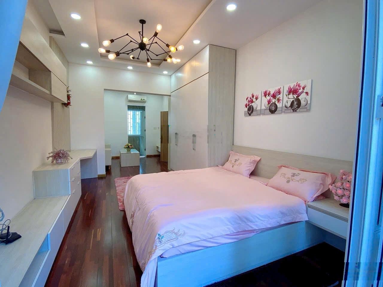 Bán biệt thự đẳng cấp MT Thăng Long, Hải Châu, Đà Nẵng. View sông, nội thất xịn sò, có thang máy.