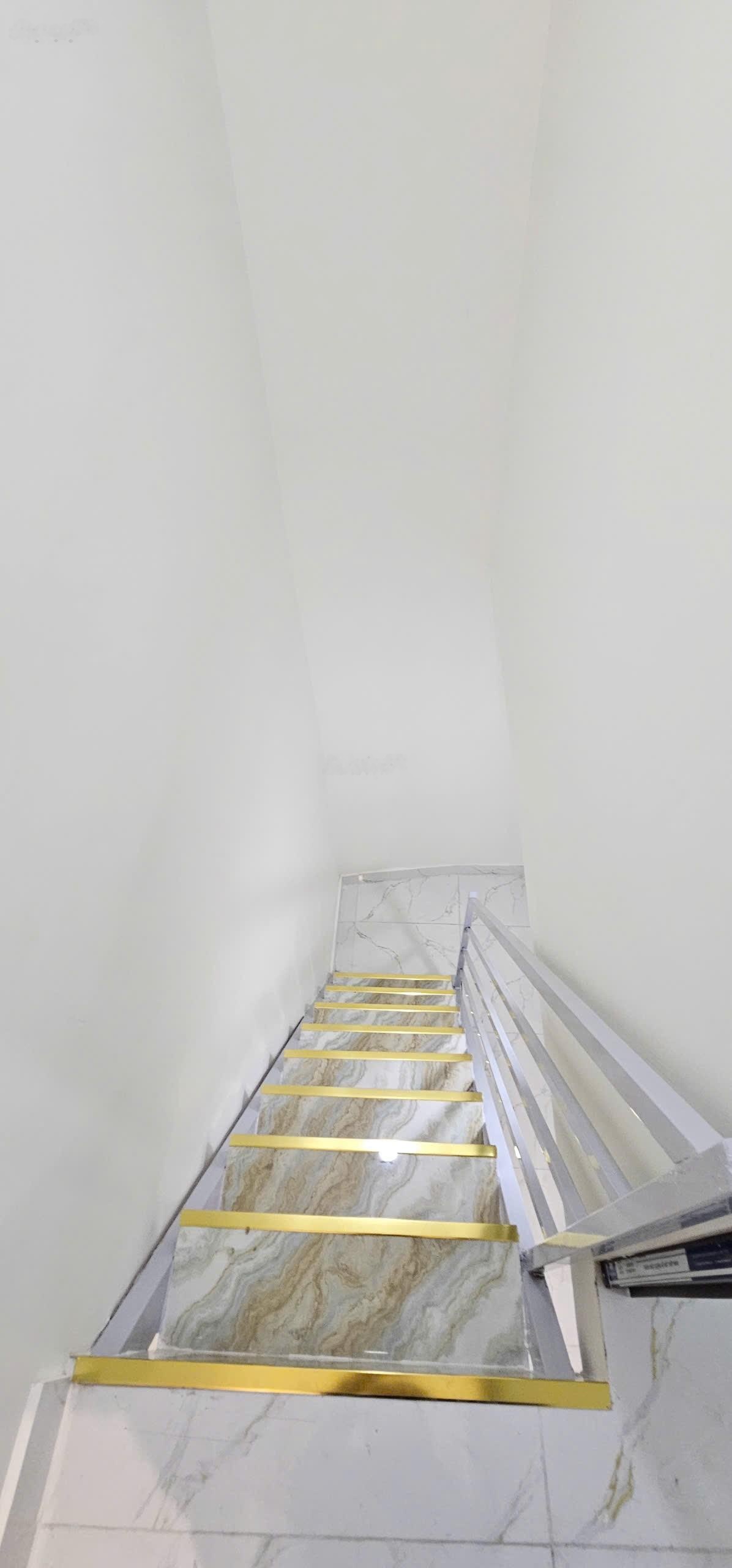 Nhà mới 100% Hồng Bàng, Q6, 3 lầu, 3PN 4WC, 3,88 tỷ