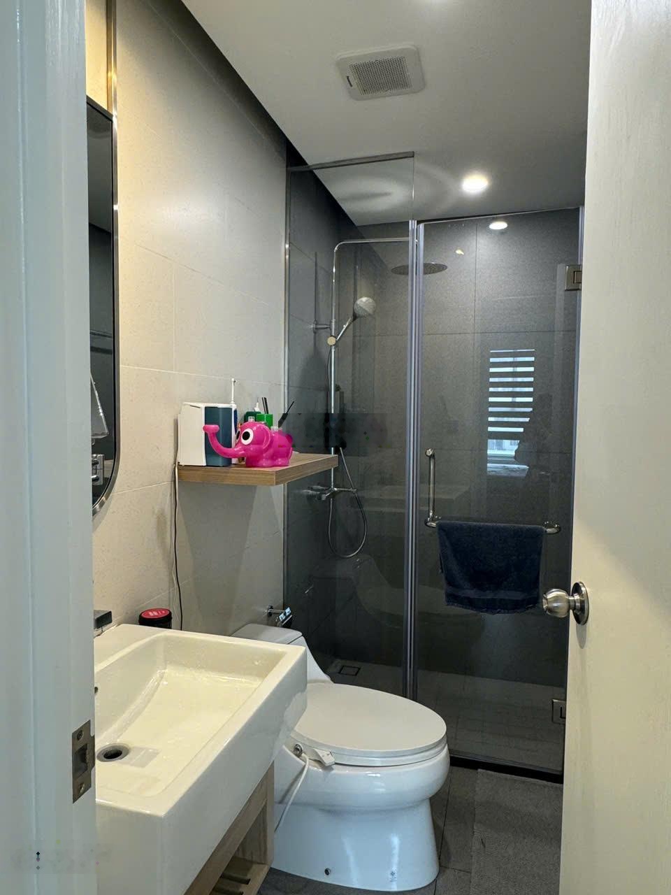 Sunrise riverside bán có sổ hồng dt 70m2, 2pn 2wc full nội thất giá 5,5 tỷ.lh: 0978459686