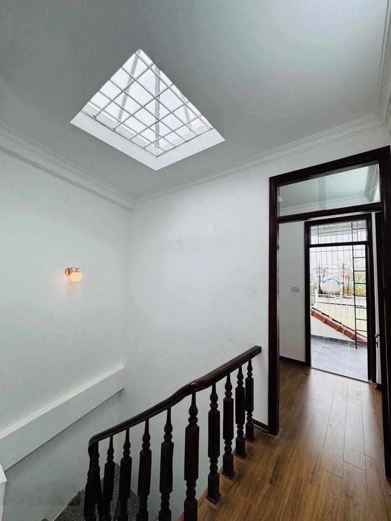 Bán Nhà Mai Động, Hoàng Mai 34m2, 5 Tầng, Nội Thất Đẹp Ngõ Thông, Ôtô 10m, nhỉnh 8 tỷ