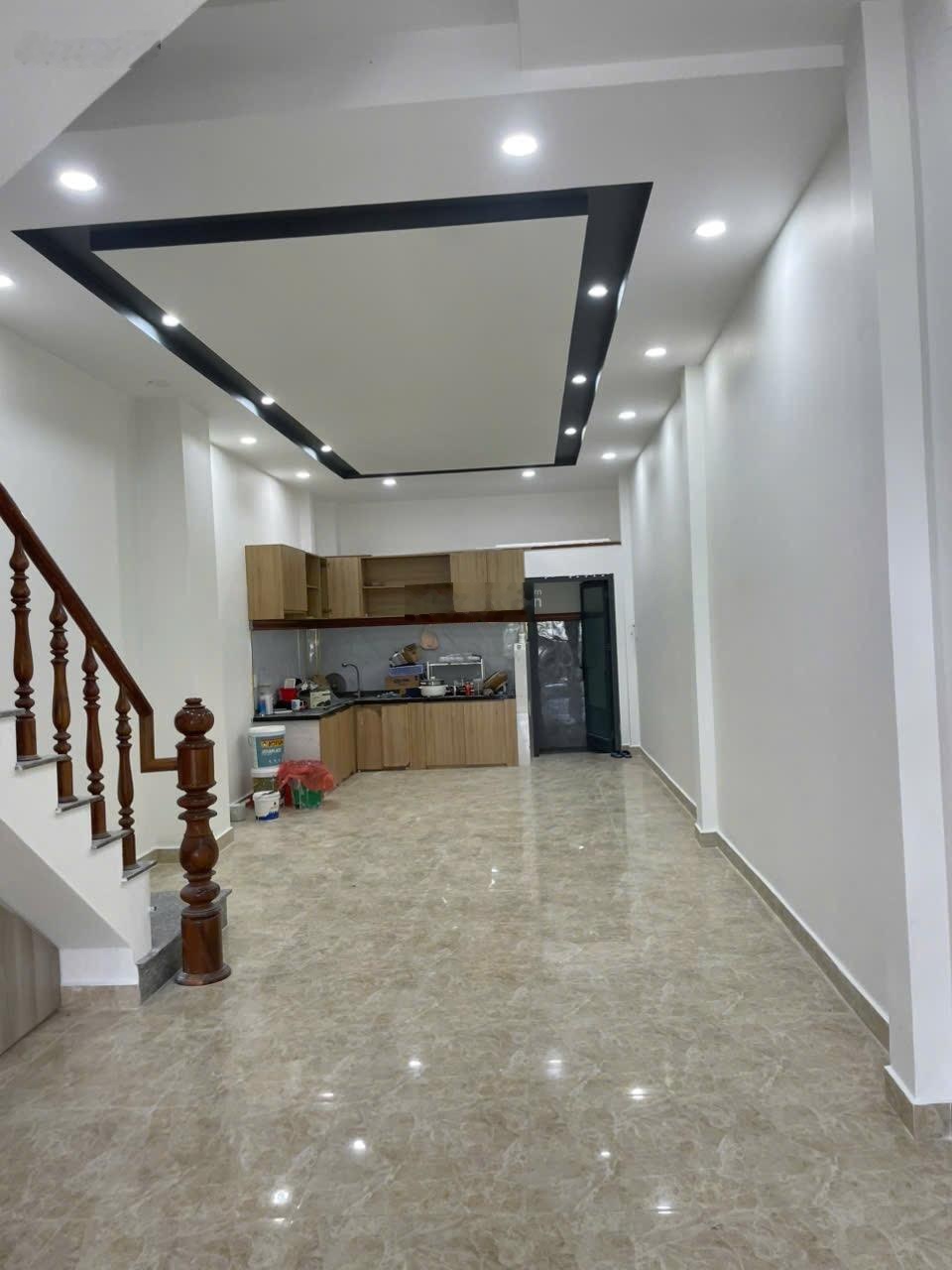 Bán nhà 3 tầng view biển Vĩnh Hoà - Nha Trang 3tỷ7