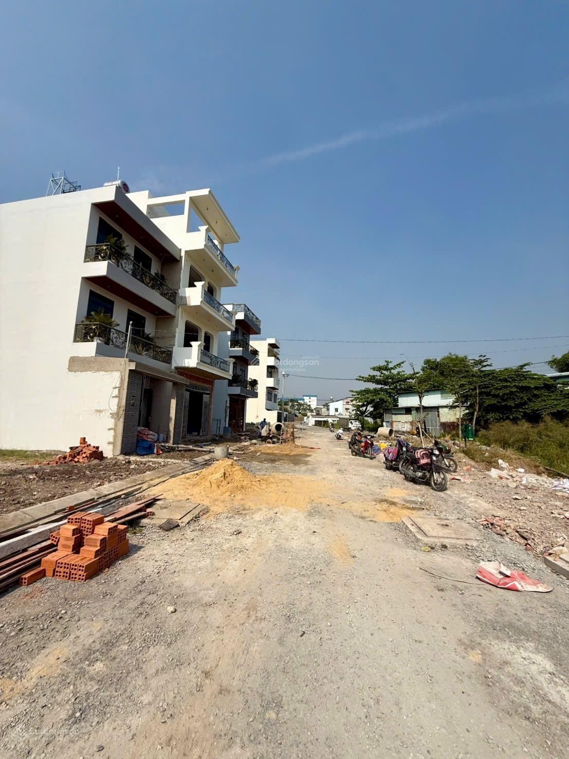 Đất vị trí đẹp - MT nhựa 14m 1/ 50m Bùi Thị Lùng cách chợ TT Hóc Môn 500m