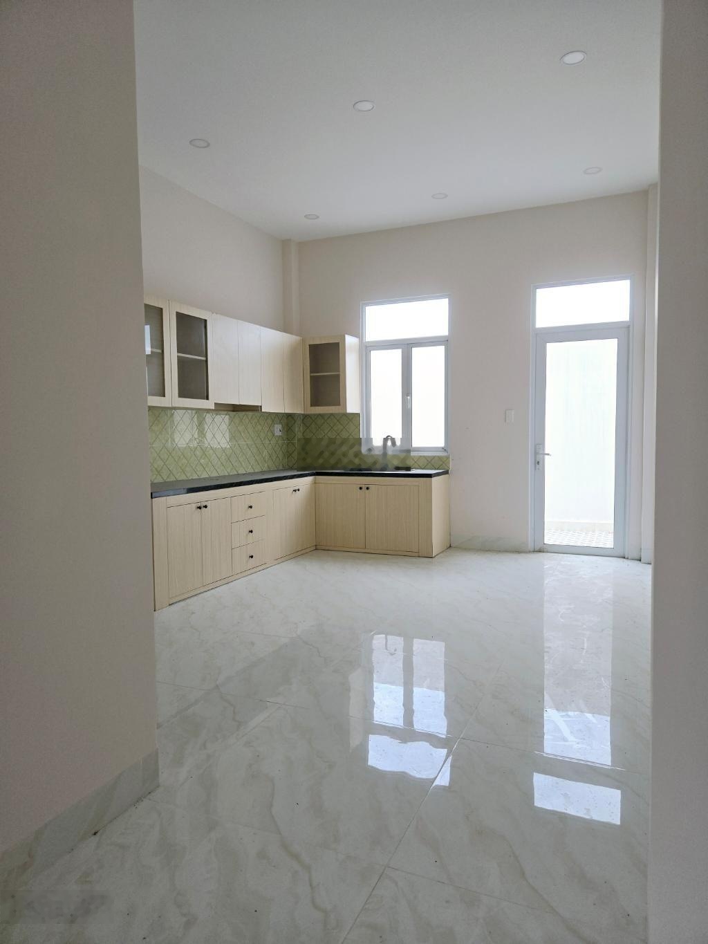 Bán nhà 68m2 - Giáo xứ Cao Thái phường Long Bình giá 5 tỷ.