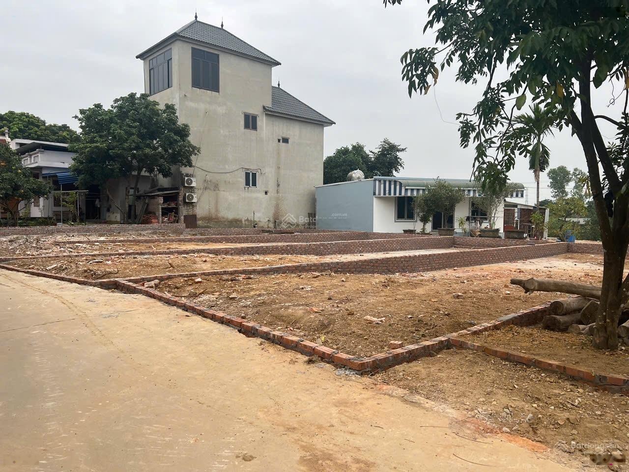 Chính chủ gửi bán lô đất 117,3m2 full thổ cư, cách Hà Đông 18km, giá 1,8 tỷ, liên hệ: 0868536136