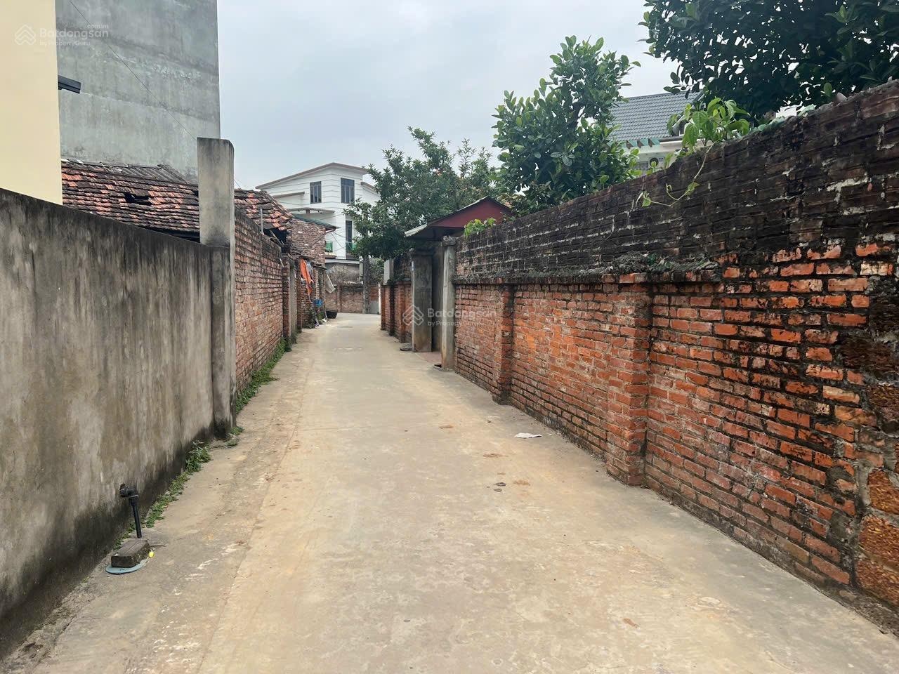 Chính chủ gửi bán lô đất 117,3m2 full thổ cư, cách Hà Đông 18km, giá 1,8 tỷ, liên hệ: 0868536136