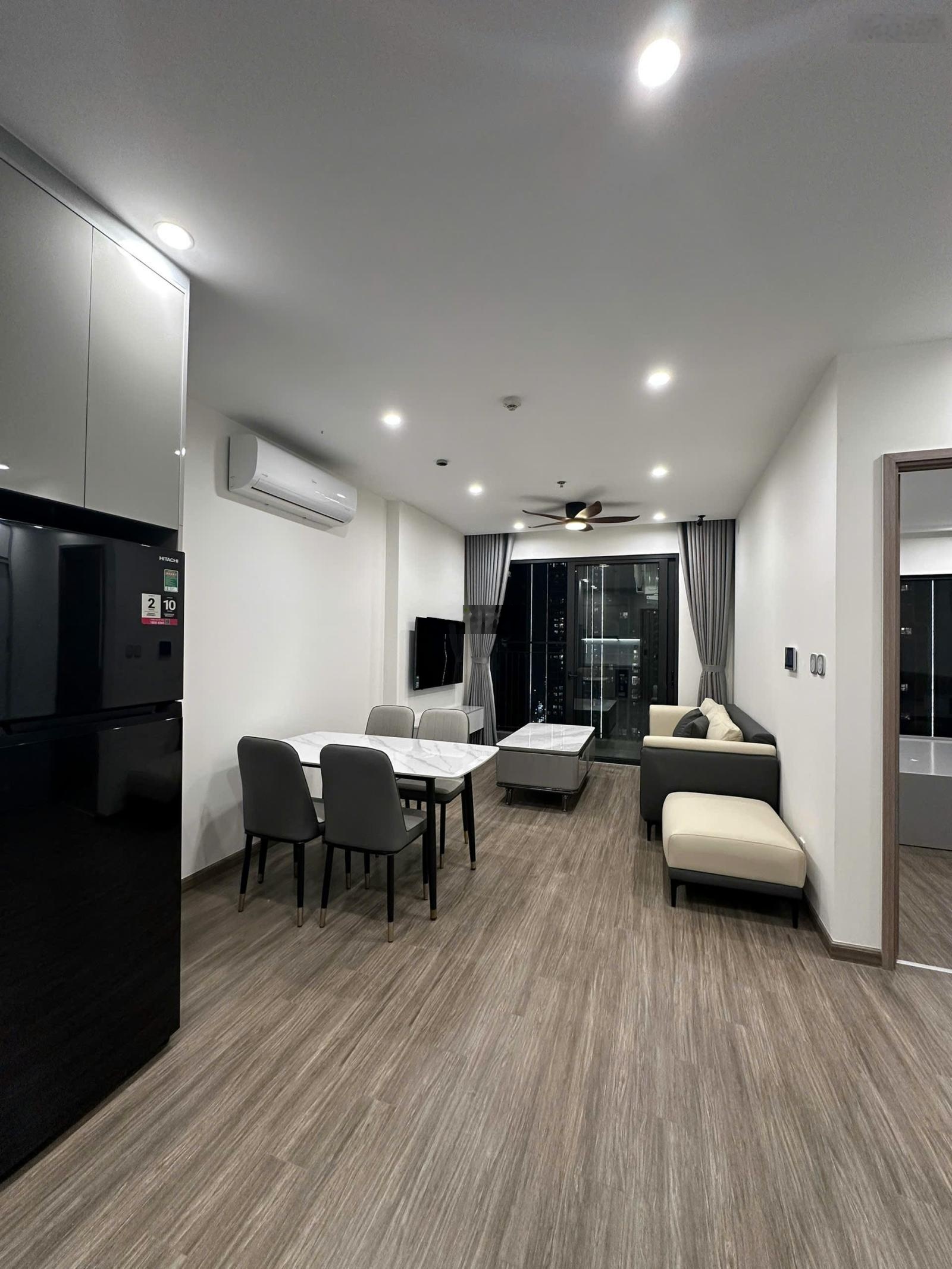 Cho thuê CCCC 1PN+(DT 52.4m2) toà GS6 Smart City full nội thất xịn mới tinh.Giá:11tr.LH:0978555775