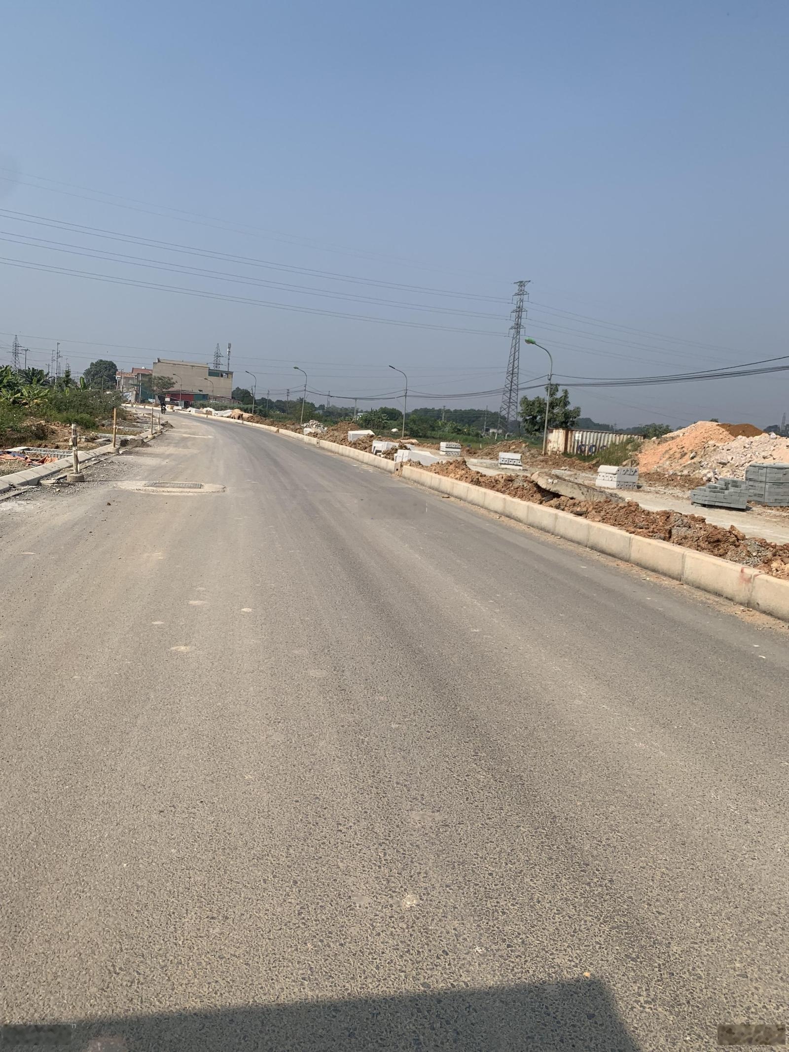 Ban đất mặt đường 413 Xuân Sơn Sơn tay