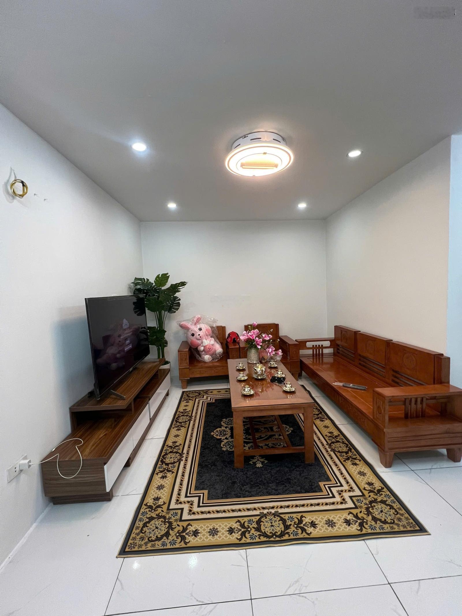 Hiếm nhà đẹp đón tết ô tô đỗ cổng, full nội thất nhanh còn kịp