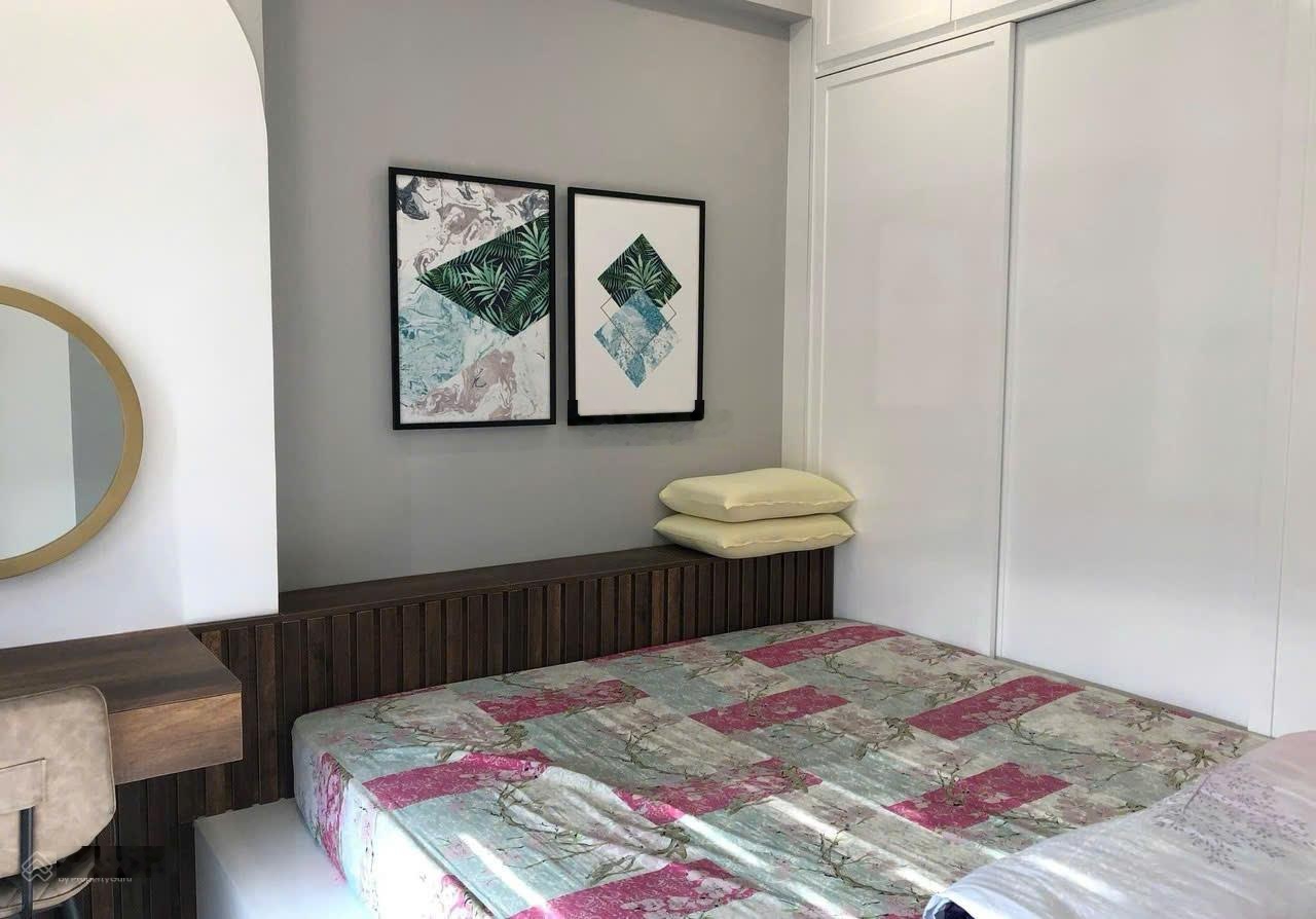 Bán căn hộ Saigon South 76m2, 2PN 2WC full nội thất 6,5 tỷ sổ hồng, có ô đậu xe và hợp đồng thuê.