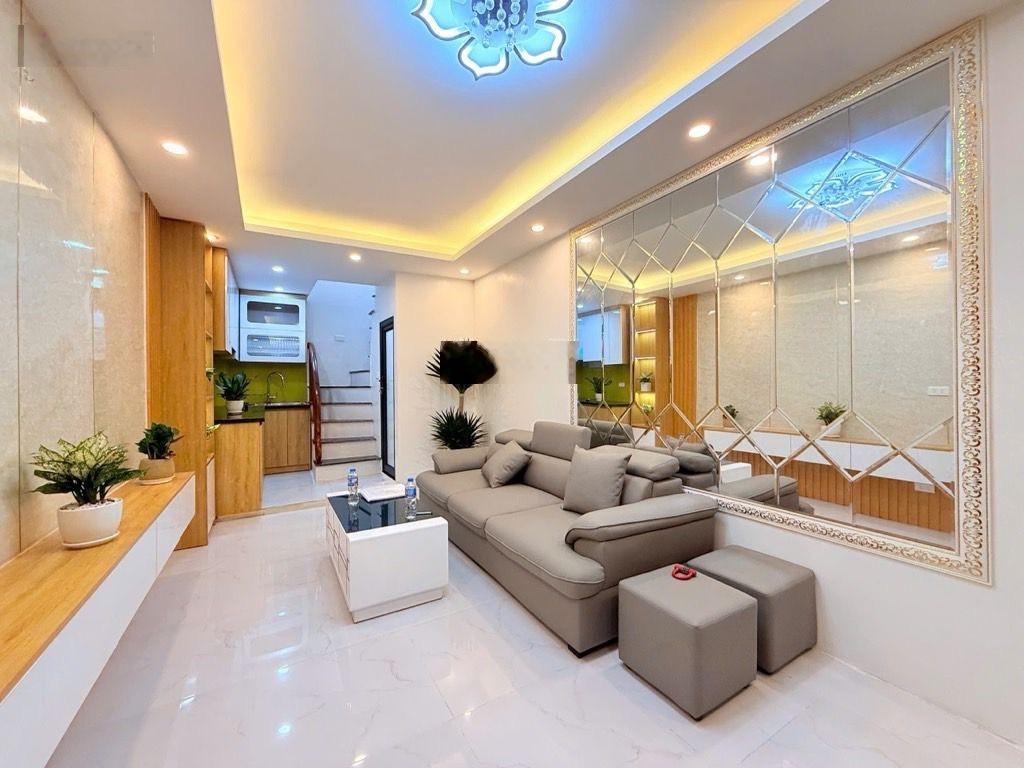 Chính chủ bán nhà Nguyễn Quý Đức MT 3,8m 30m2 5 tầng ô tô - 8,5 tỷ