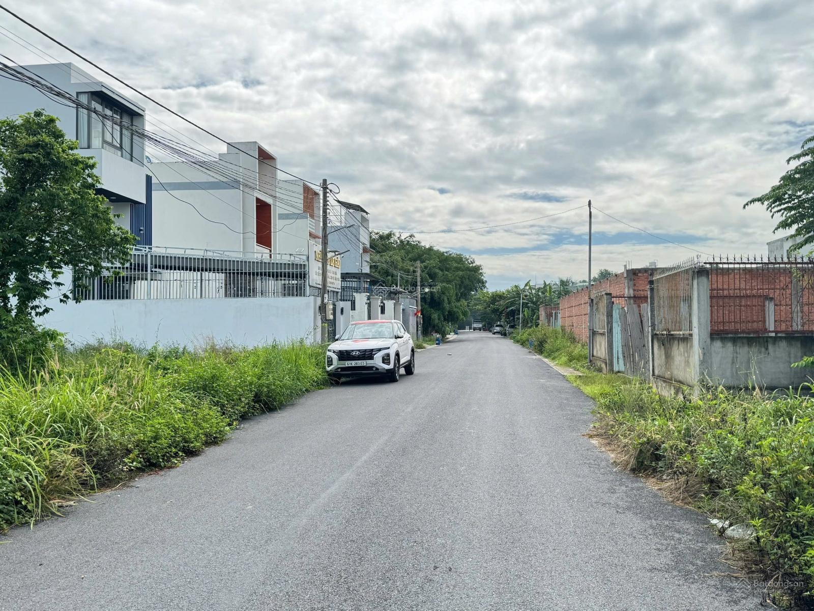 Đất DX070 Định Hoà, DT 5x20m(65m2 thổ cư) giá 2tỷ5