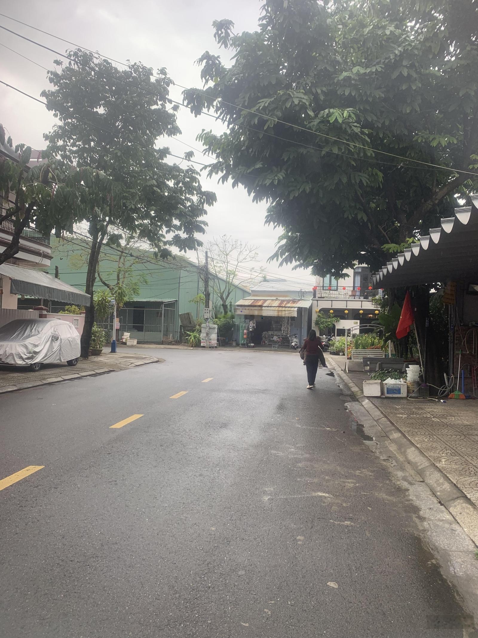 NHÀ 2 TẦNG gần chợ MẶT TIỀN ĐƯỜNG 10.5M LÊ VĂN HIẾN, HỘI AN Vừa ở vừa kinh doanh dòng tiền sẵn