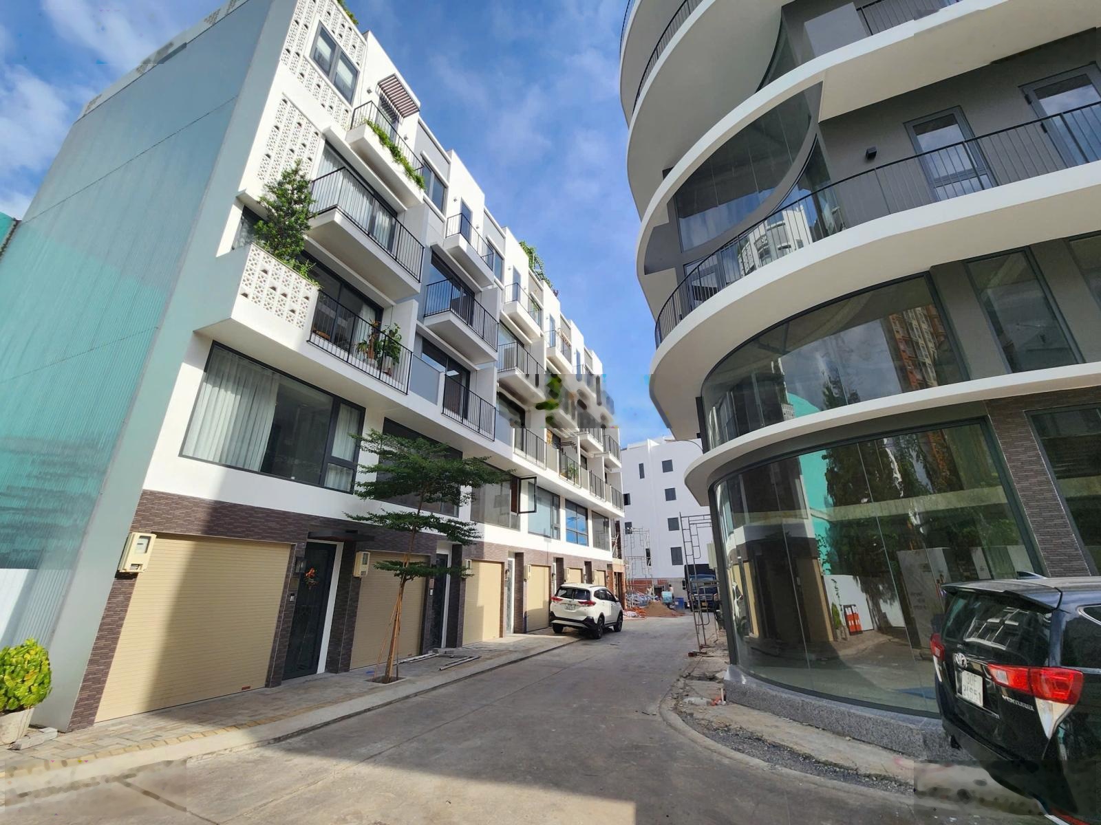 Bán nhà phố thiết kế căn hộ mini 10PN, 10WC tại Trương Đình Hội, Q8, TP. HCM, giá 9,5 tỷ