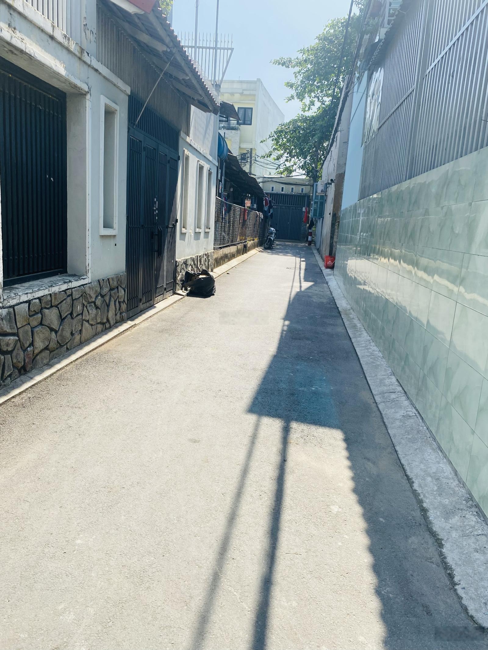 Căn hiếm khu vực, bán nhà C4 HXH 75m2, hẻm xe hơi sạch tại đường Số 9, Linh Tây, Thủ Đức