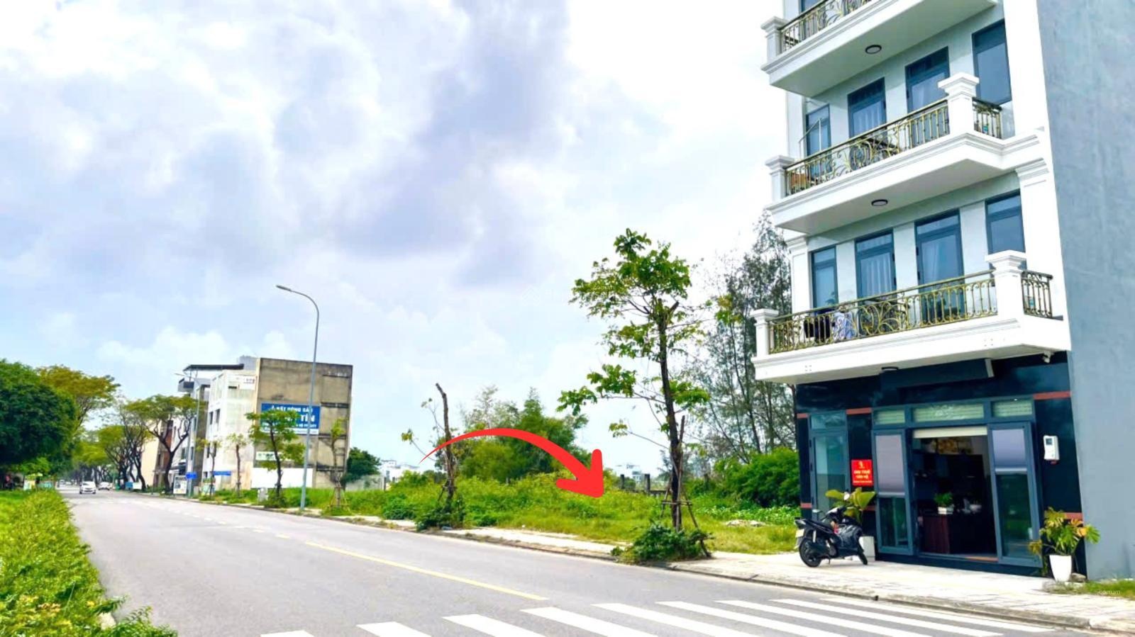 Lô shophouse FPT view kênh trung tâm trục chính 9m5 sạch đẹp giá đầu tư
