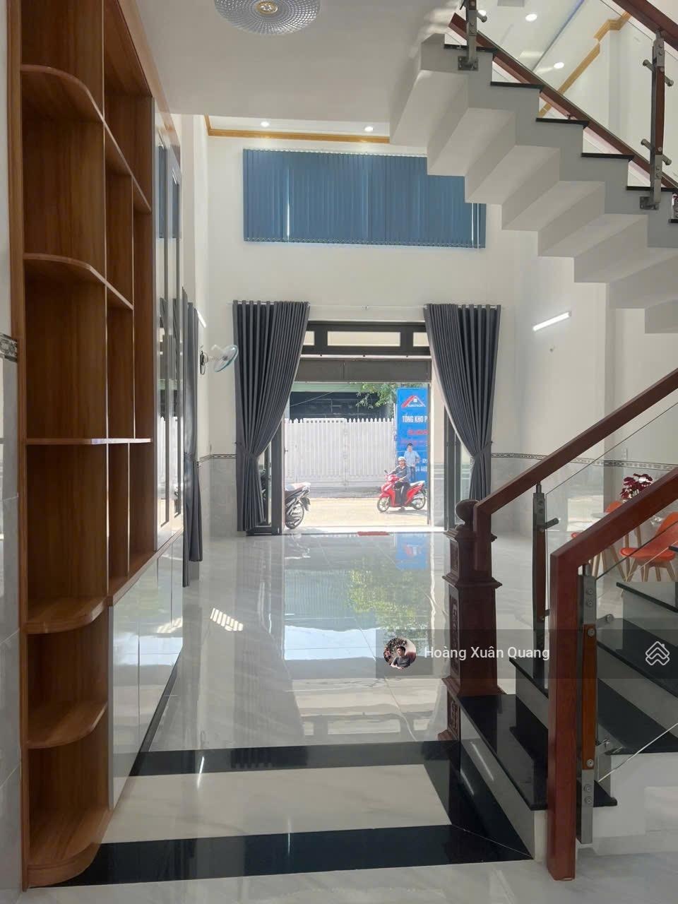 Bán nhà mặt tiền ngã tư Lê Thị Riêng Thới An, Q12, ngang 6m