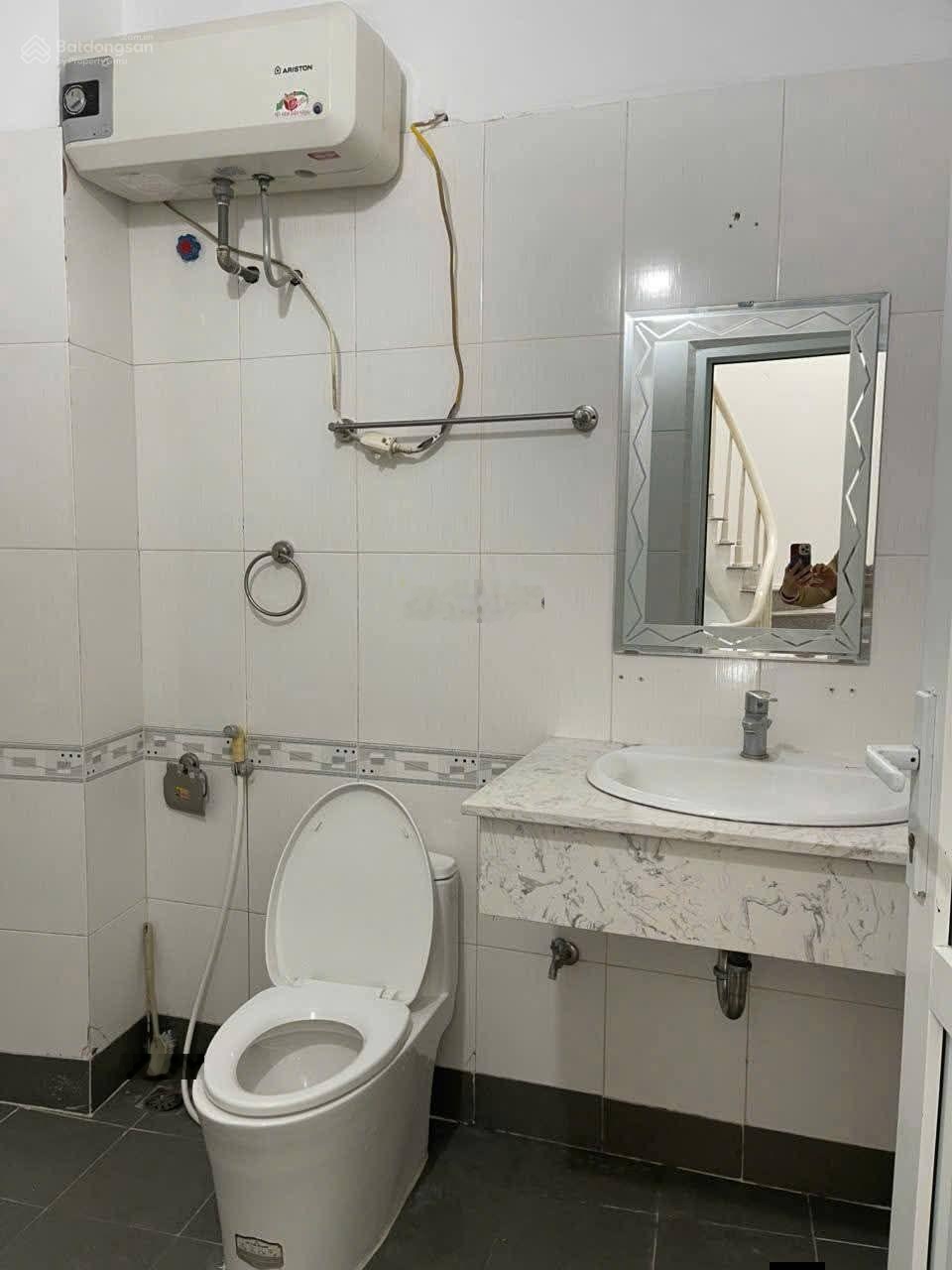 Giá tốt nhà phố VIP Kim Mã, lô góc, kinh doanh, gần phố