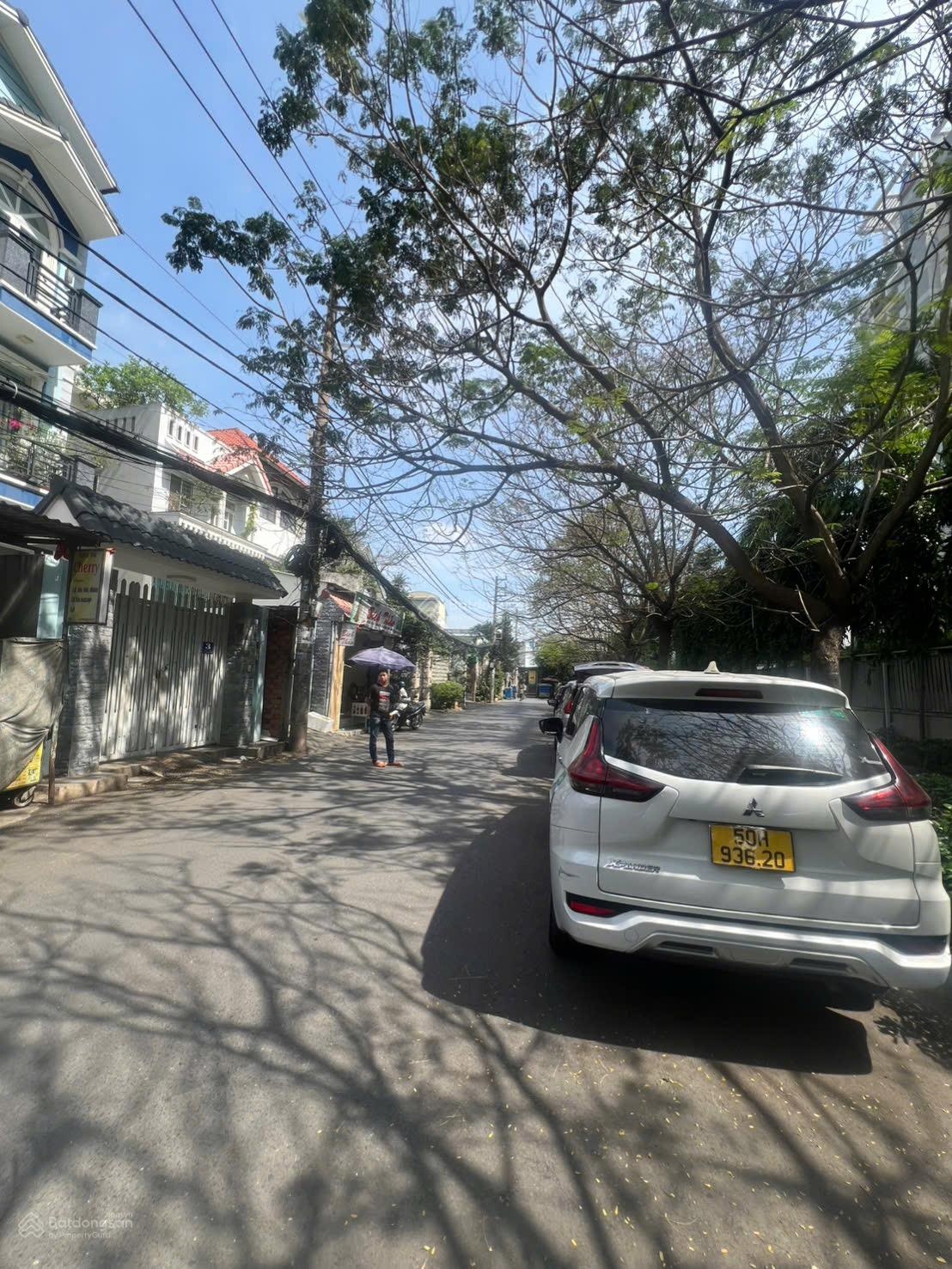 Bán đất 180m2 ngay TTTM Gigamall Phạm Văn Đồng HBC Thủ Đức cũ xây 6 tầng phù hợp làm VPCT, CHDV