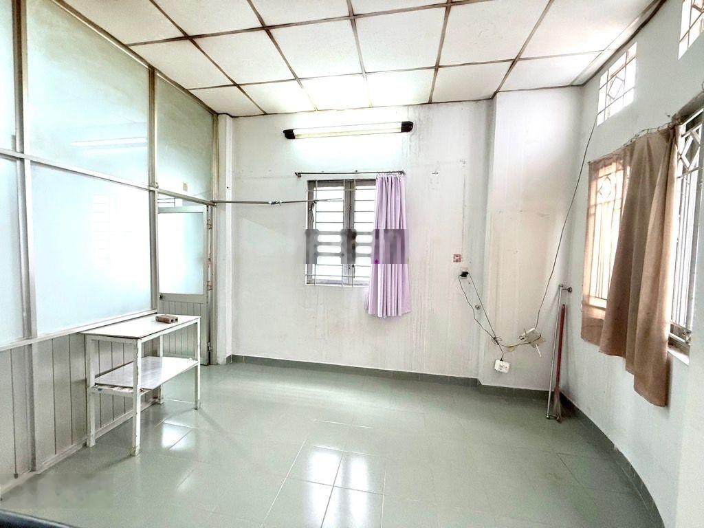 Gò Vấp bán nhà 1 trệt 1 lầu, diện tích sàn: 42m2, 5 phòng, 2 mặt hẻm rộng, gần Vincom