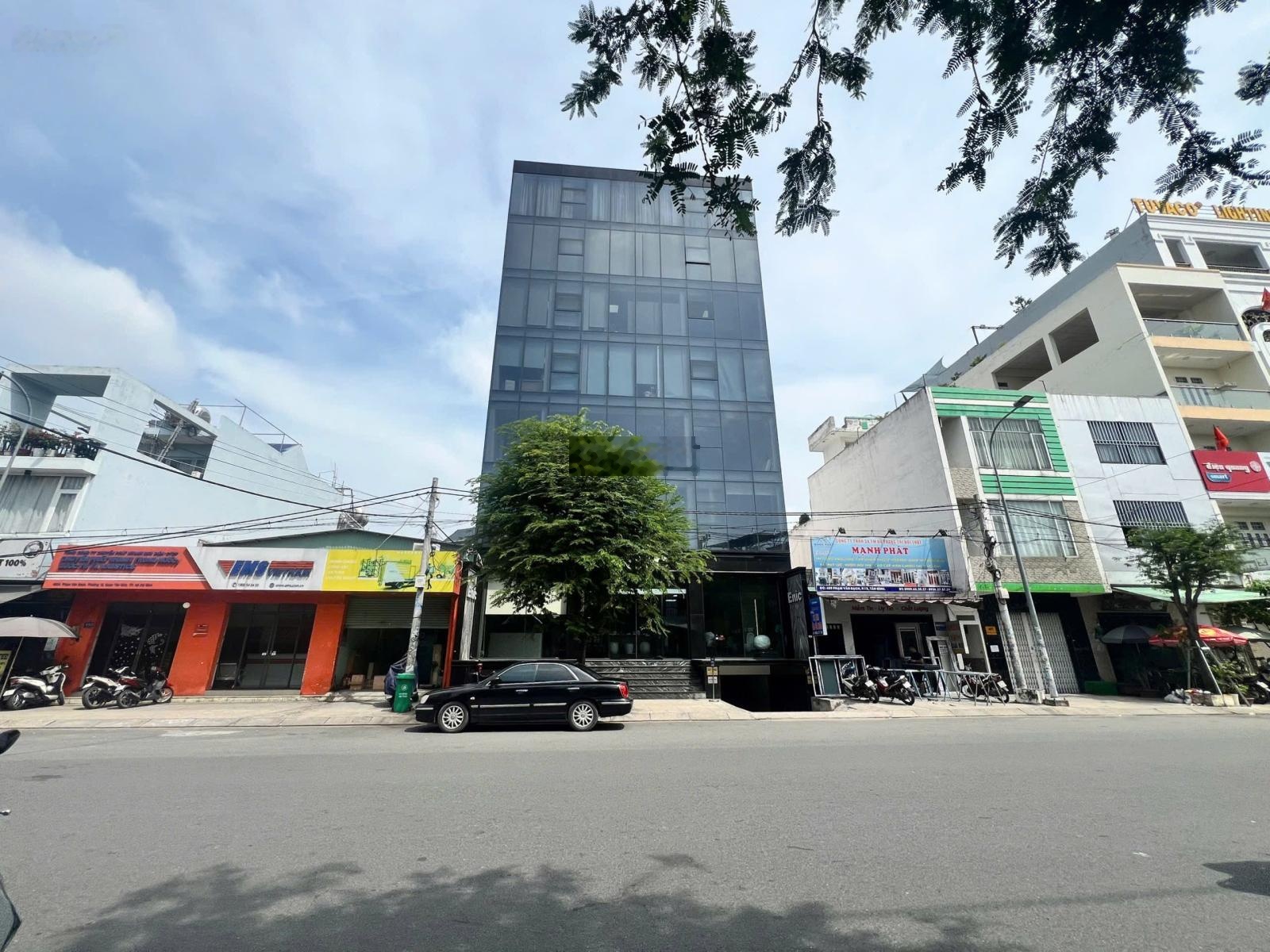 Chủ cần bán toà nhà khan hiếm mặt tiền đường phạm văn bạch p.15 tân bình.dt:12,5x30m2 giá 100 tỷ