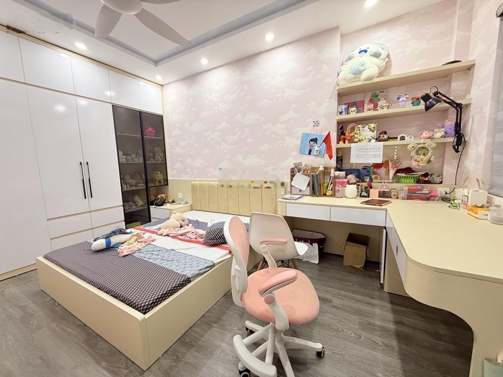 Bán nhà Mặt Phố BÙI NGỌC DƯƠNG 75m2 - 6T Thang Máy - 6 Ngủ - Mặt tiền 4,5m - Giá 31.5 TỶ