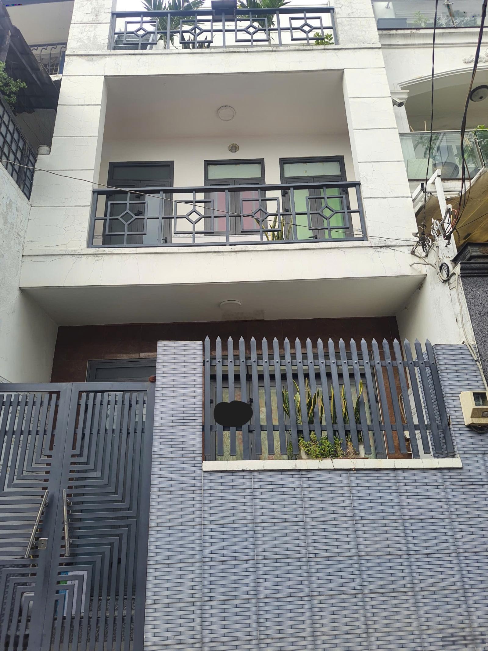 4.6x17m, 3 lầu, Nhà hxh 6m Phan Đăng Lưu, sát phố ẩm thực Phan Xích Long, Giá 12.9 tỷ