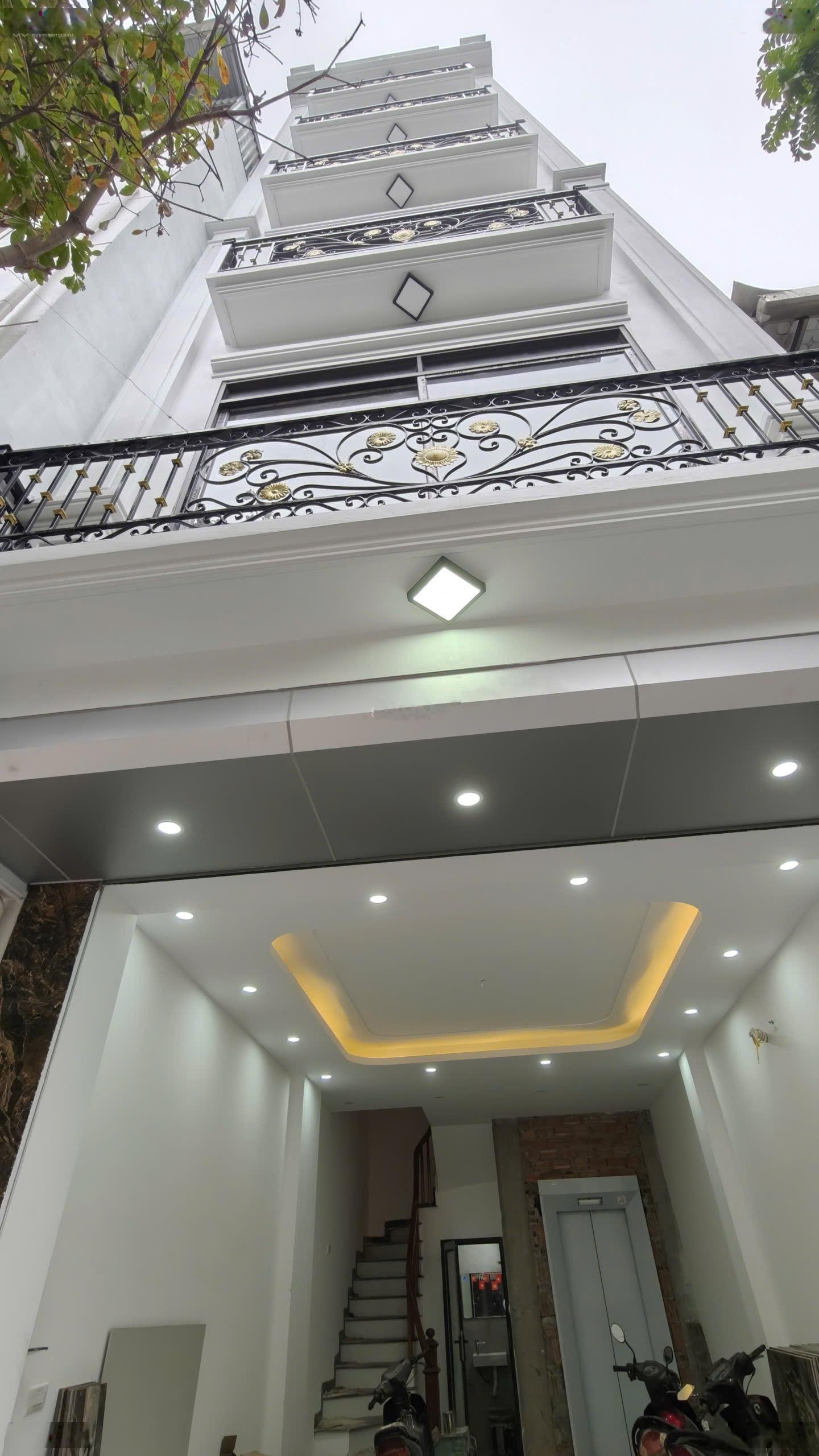 Nhà liên kề ngay Luxry - Địa Lao - Mậu Lương. Nhà 7T thang máy. DT 40m2. 7T. 14,95 tỷ. 0982079122