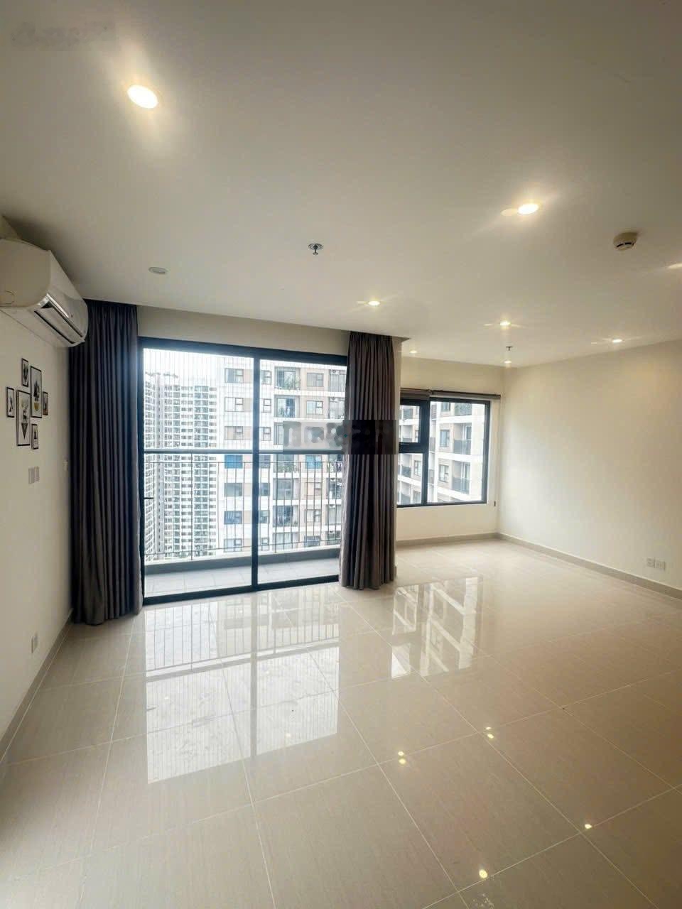 Chính chủ cần bán căn hộ 67m2 Origami - Vinhomes Grand Park chỉ 3,15 tỷ