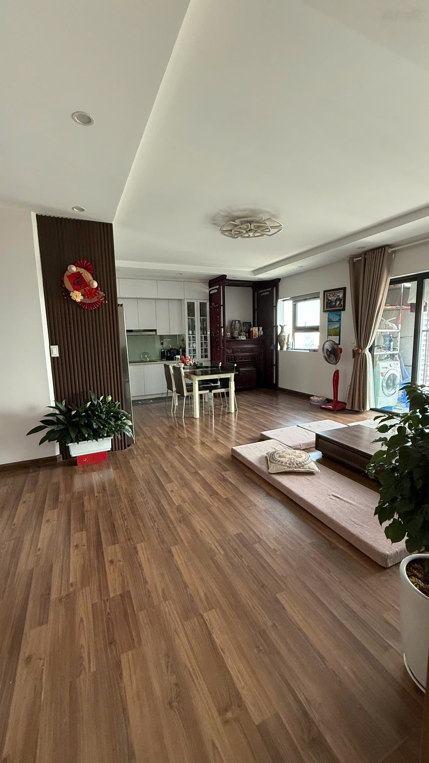 Bán căn 2PN 87m2 chung cư Kosmo full nội thất giá chỉ 10 tỷ - sổ đỏ