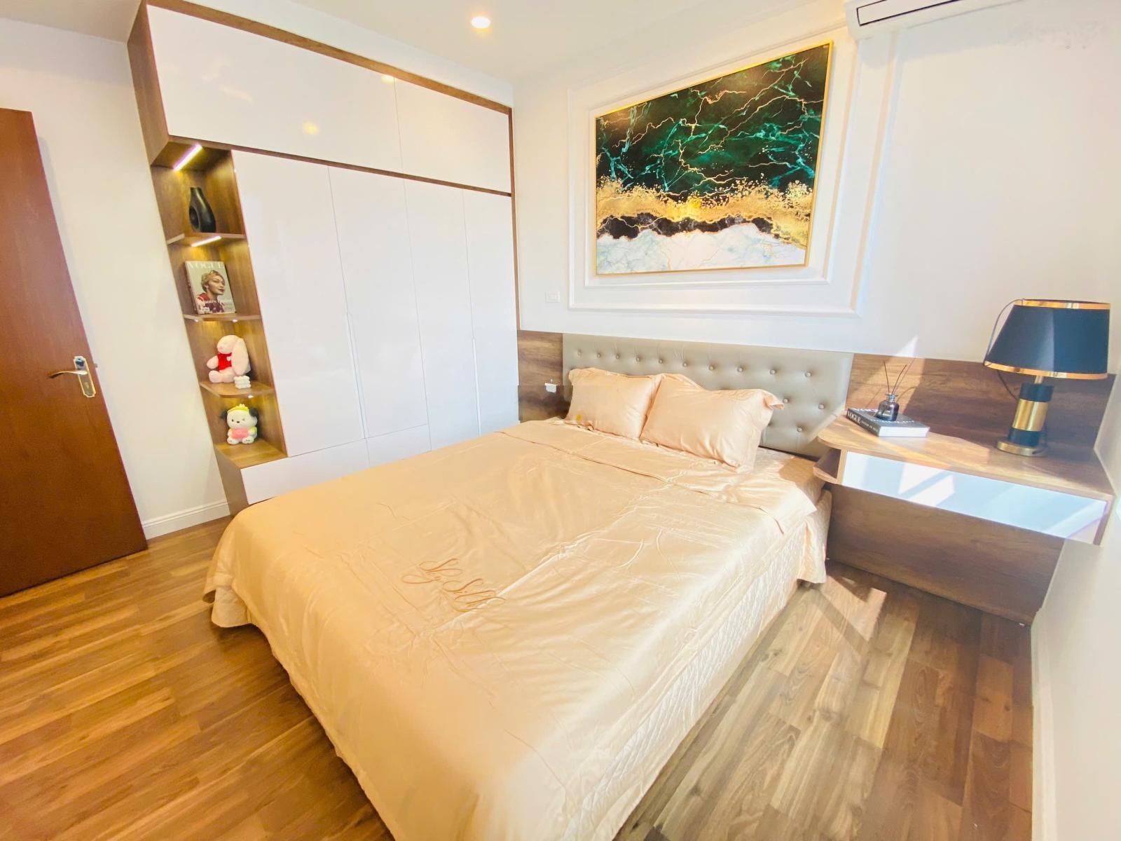 Chủ nhà thiện chí cần bán căn hộ Riverside Garden 126m2 3 ngủ 2wc căn góc view hồ hướng mát