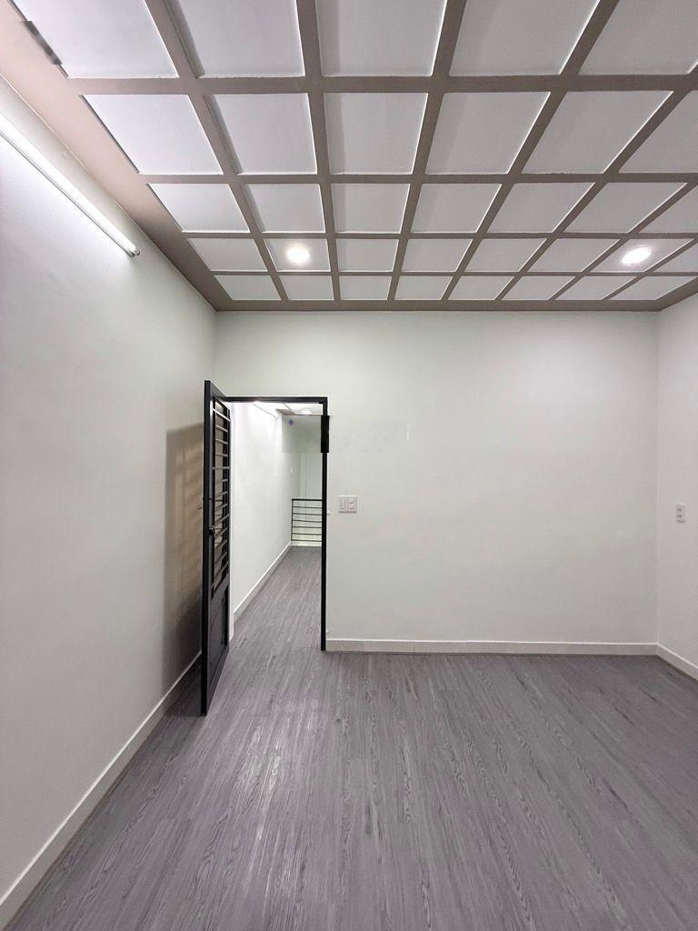 Gò Vấp bán nhà 1 trệt 1 lầu, diện tích sàn: 76m2, 7 phòng, hẻm rộng, gần chợ Hạnh Thông Tây