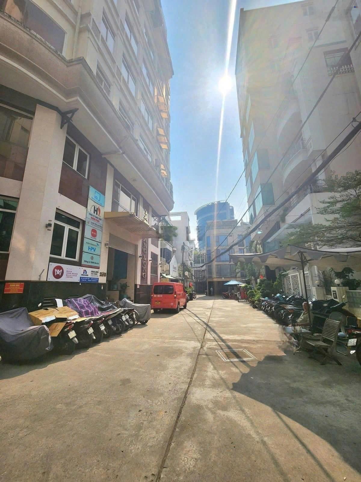 Bán nhà MT Nguyễn Bỉnh Khiêm P. Bến Nghé Q. 1 DT: 4x19 CN: 65m2 KC: 4 tầng HĐT: 30tr giá: 24 tỷ