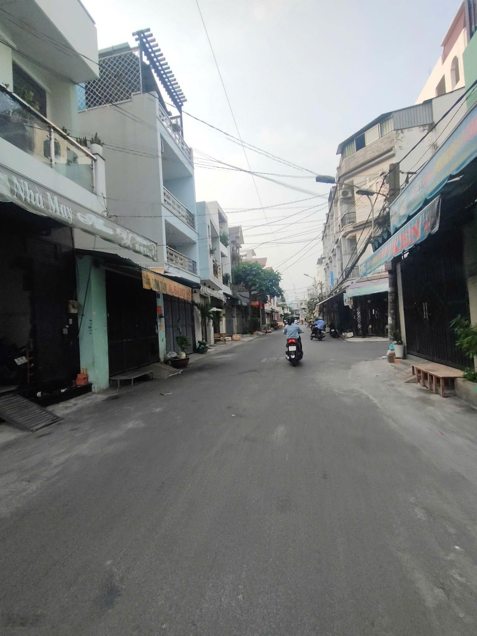 Hẻm nhựa 7m thông Âu Cơ 51m2 3.7x13.5m giá 7.2 TỶ