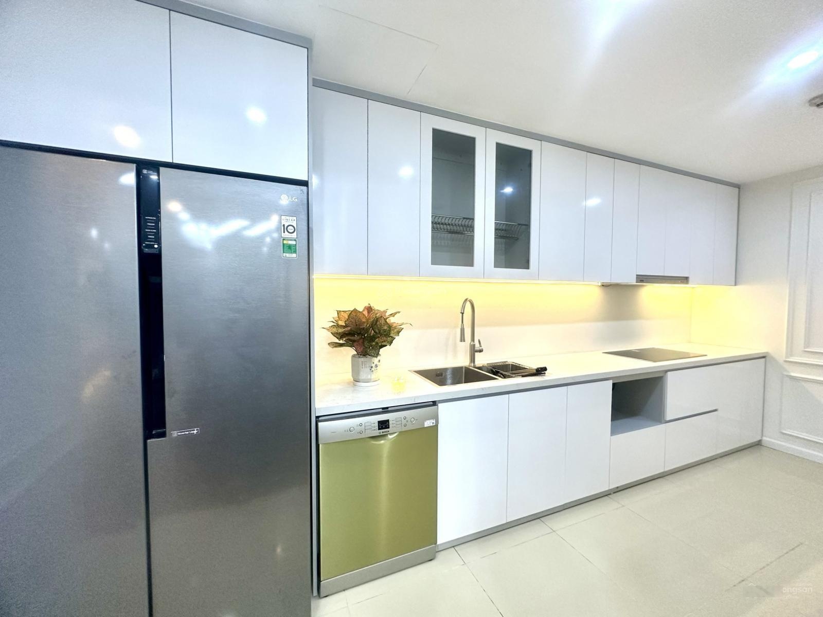 Chính chủ cần bán nhanh căn 2 phòng ngủ, 75m2 giá 5.3 tỷ full nội thất đẹp ở ngay, rẻ nhất khu vực