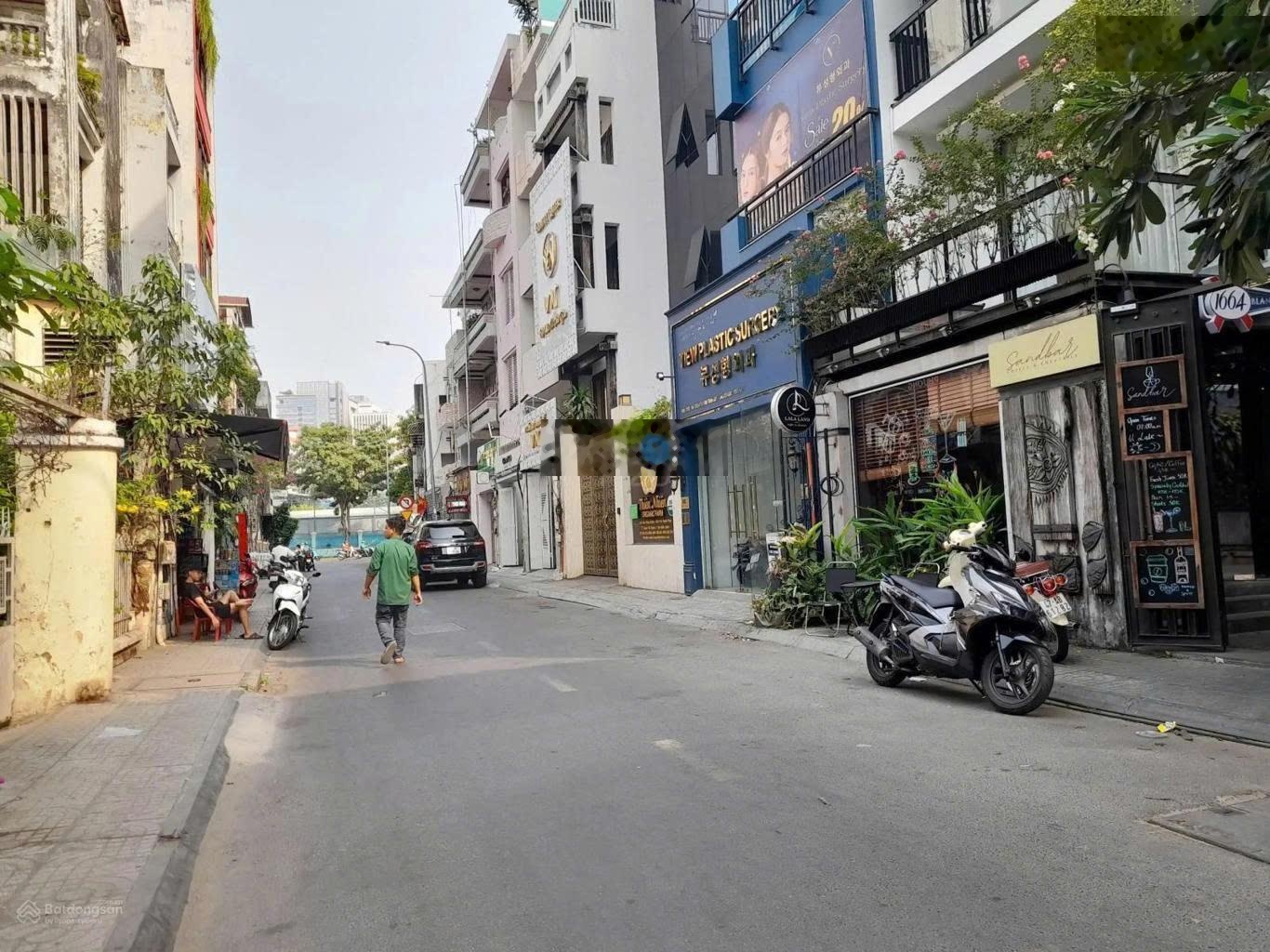 Xuất cảnh bán gấp - Bán nhà Thạch Thị Thanh 124m² 3 tầng - 63.5 tỷ