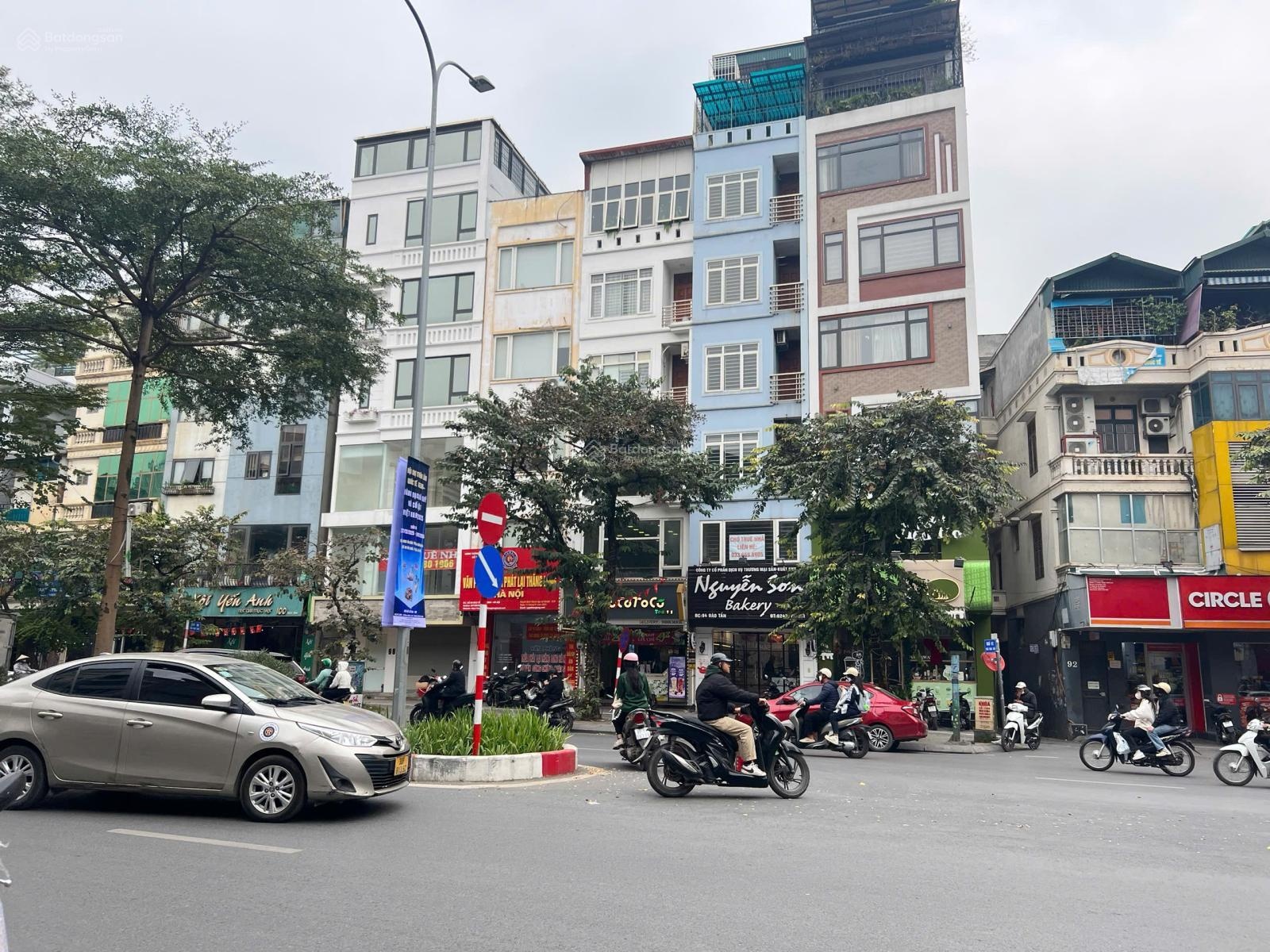 Bán gấp mặt phố Thái Hà,Thái Thịnh 106 tỷ 163m2 mặt tiền 6,5m xây 8 tầng 1 hầm cho thuê 2,5 tỷ/năm