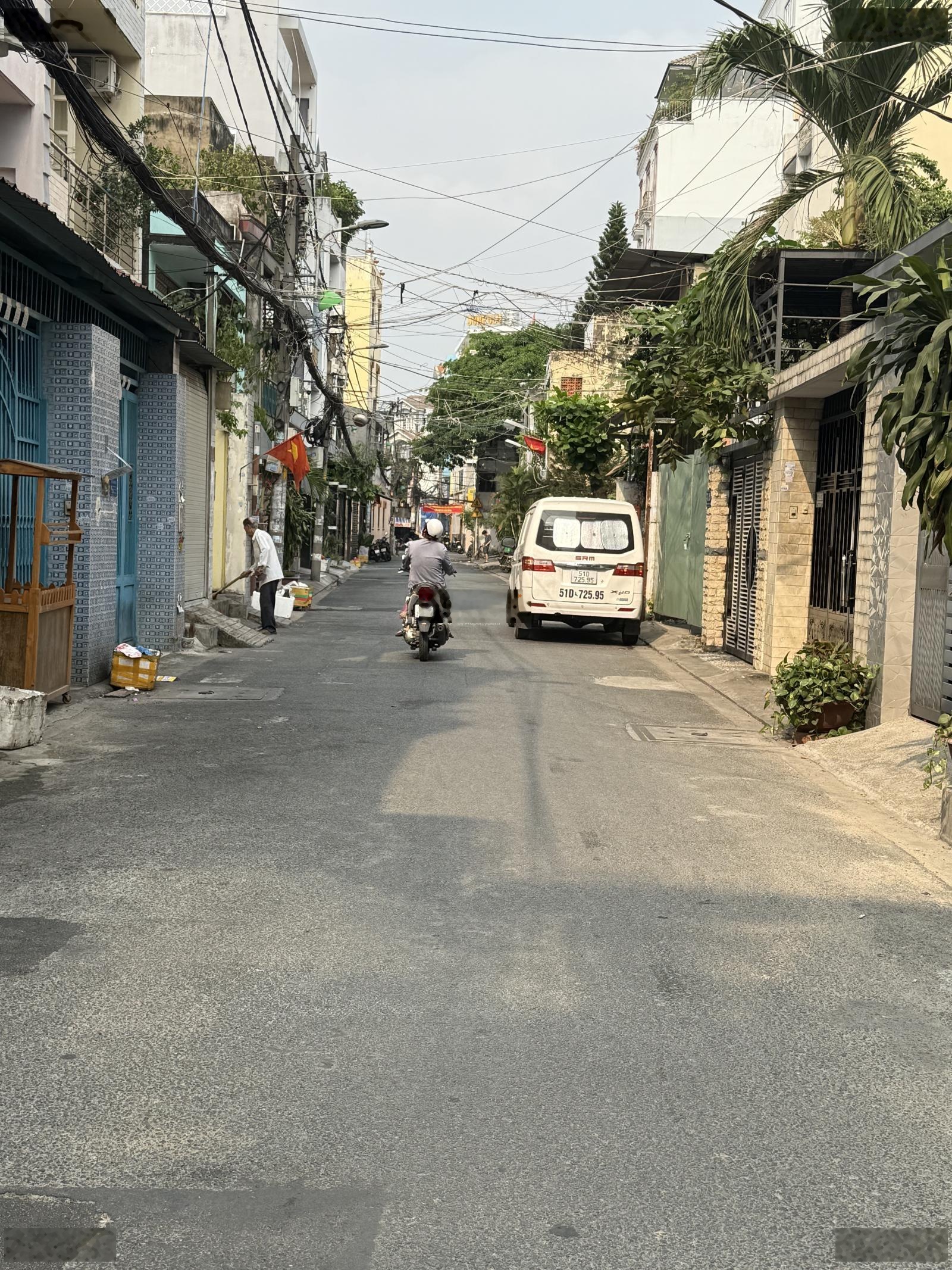 Bán gấp CHDV 5tầng,, 16 phòng full NTCC, 150m2, hẻm 8m thông Trịnh Đình Trọng, Phú Trung, Tân Phú