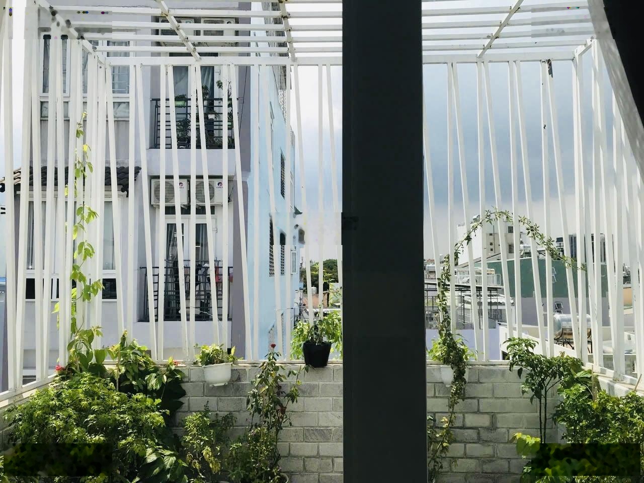 Nhà phố xinh đẹp 5 tầng đường ô tô vào nhà. Tặng full nội thất