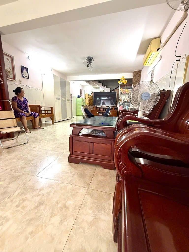 Bán nhà hxh đường bà hom,quận 6 (61m2 - 4,3m x 15m x 2 tầng) 6,6 tỷ tl