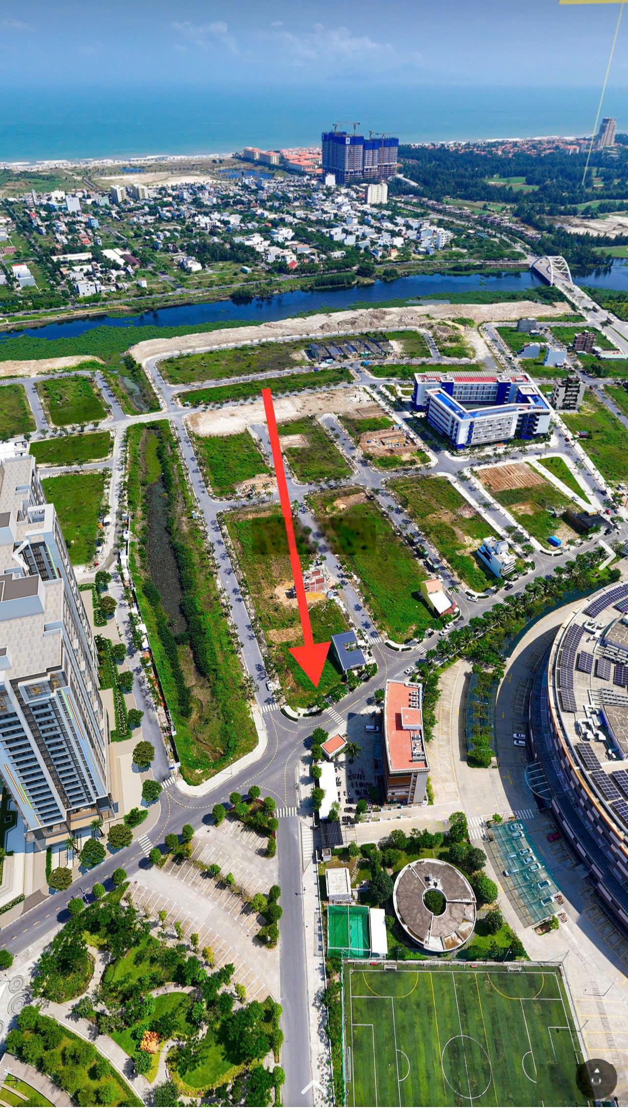 Lô vip trục Trần Quốc Vượng. Đối diện FPT Complex. 166m2 đường rộng 9m5. Trục kinh doanh FPT